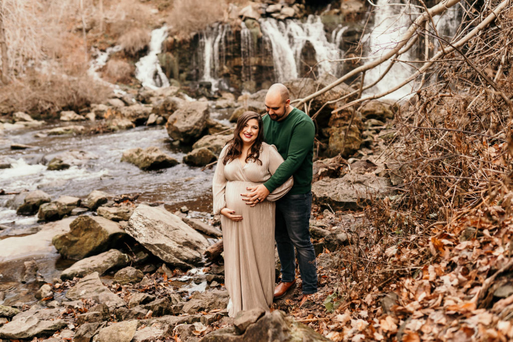 Akron Falls Maternity Photoshoot